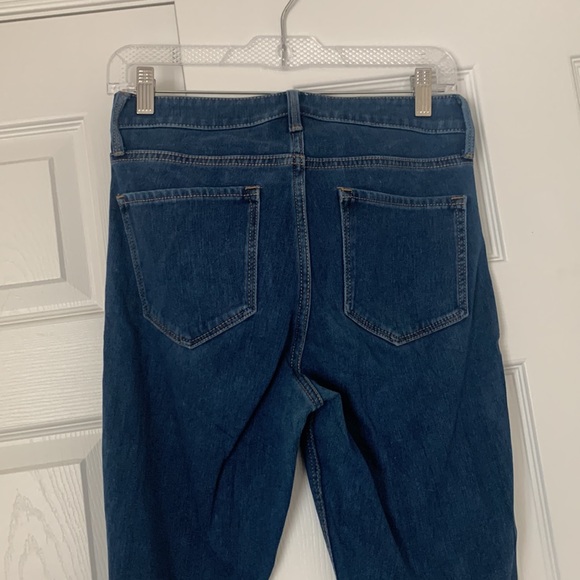 Old Navy Rockstar Super Skinny High Rise Jean - Picture 3 of 4